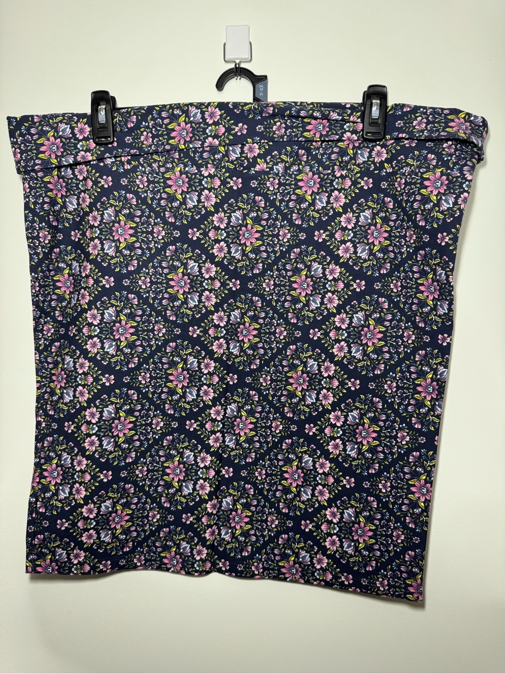 EUC Torrid Navy Blue Pink Floral Knit Pencil Skirt Size 3 22/24 3X
